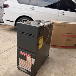 Goodman furnace 80% FAU 2.5 Ton