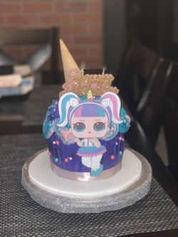 LOL surprise smash cake