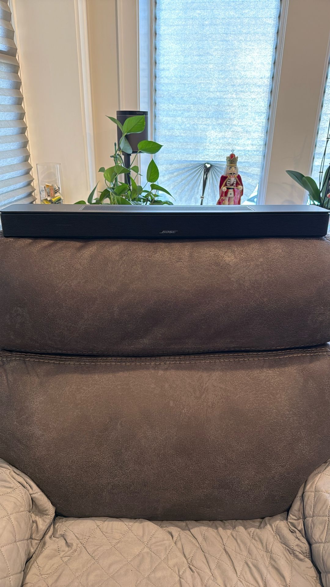 Bose Smart Soundbar 600 with remote