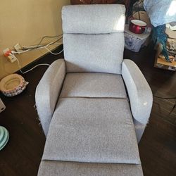 Small Reclining Chairs. 