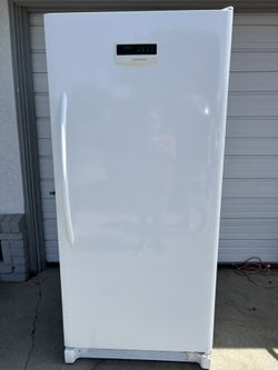 Frigidaire Full Size Standing Digital Freezer Frost Free
