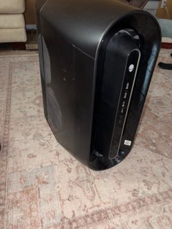 Alienware Aurora R11, Acer monitor, Hyper X quad cast Mic