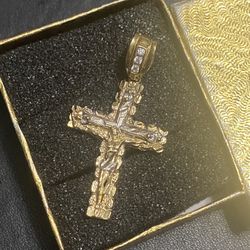 New 10 karat gold crucifix