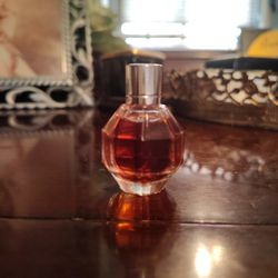 Flowerbomb Perfume Tiger Lily Scent