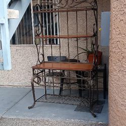 Big Baker / Wine Rack Door Pick Up Only Flamingo/Decator All Items First Come First Serve