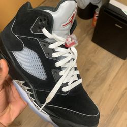 Jordan 5 Metallic Reimagined 