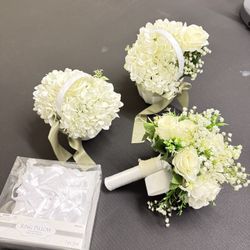 Wedding Flowers | Bouquet | Ring Pillow