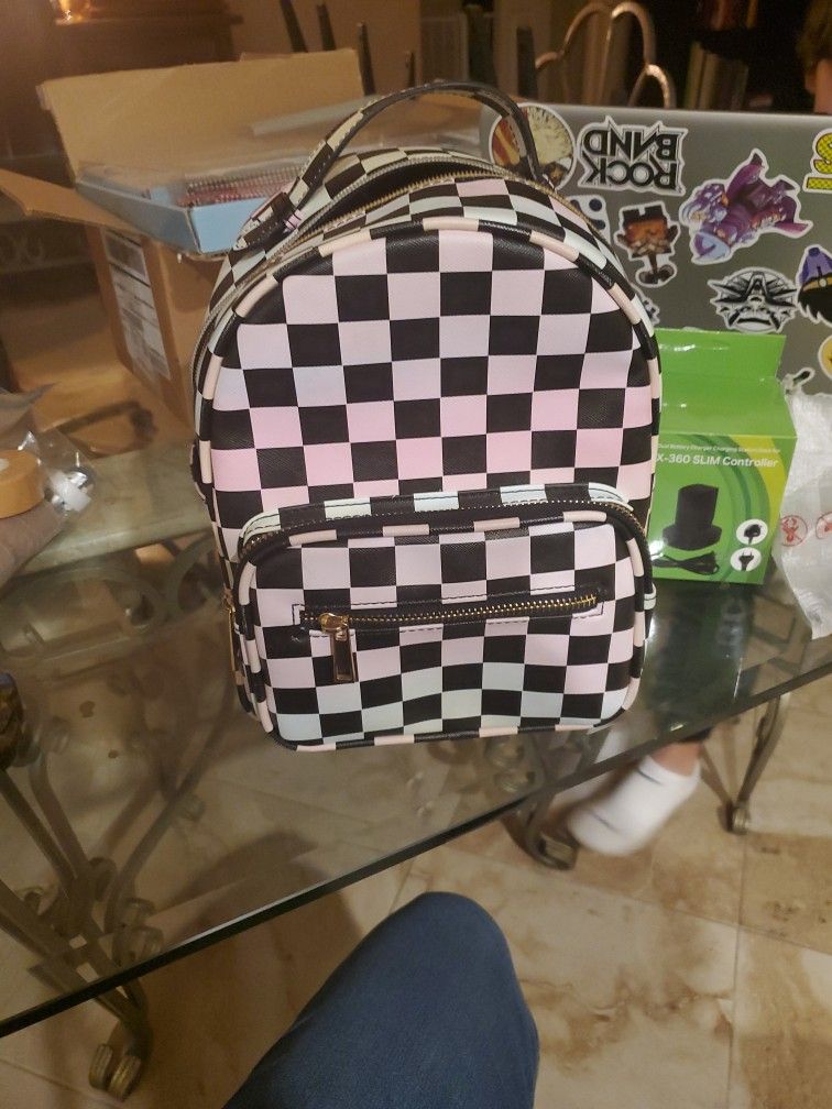 Under one Sky Mini Backpack/purse for Sale in Dunedin, FL - OfferUp