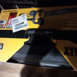 20 Inch DeWalt Chainsaw 60 Volt Brushless /Battery& Charger Included 