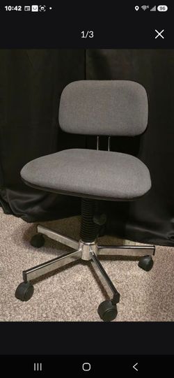 COMPUTER CHAIR WITH ADJUSTABLE BACK REST