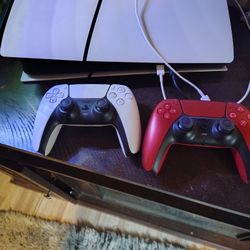 PS5 SLIM TWO BRAND NEW CONTROLLERS 