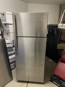 GE Stainless Steel Fridge