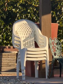 outdoor resin chairs