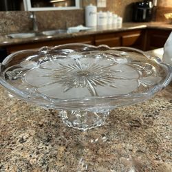 Glass cake stand