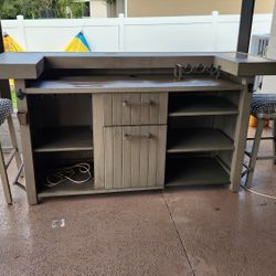 Outdoor Bar