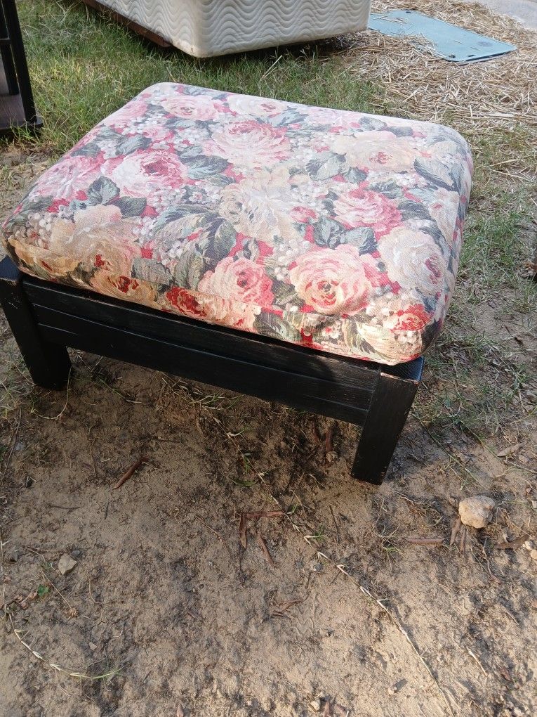 Foot Ottoman 
