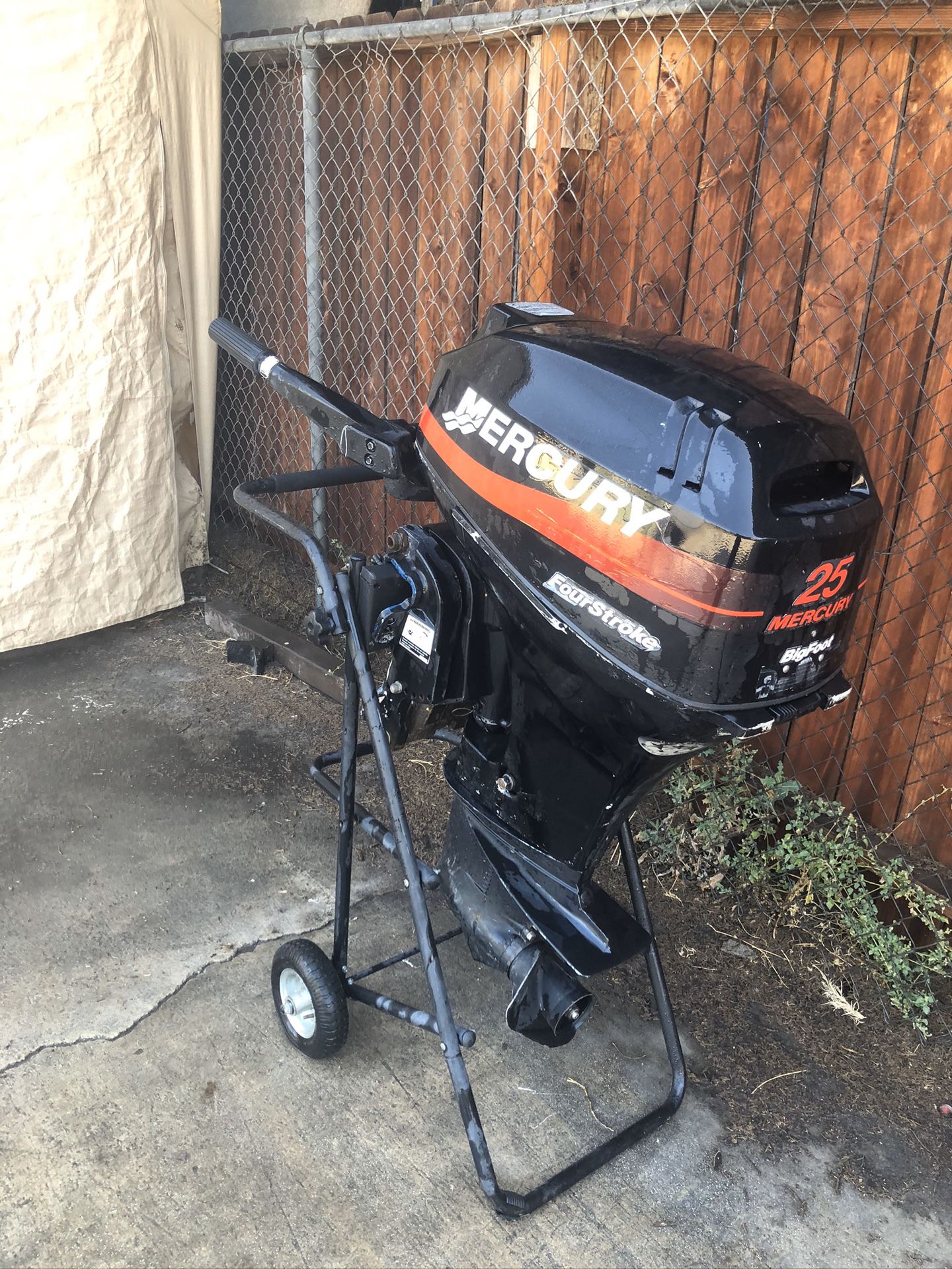 2002 Bigfoot Mercury 25hp Outboard (not operating)
