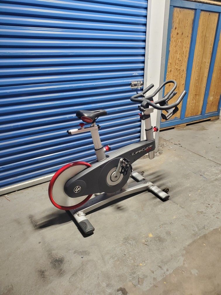 Lifecycle GX Indoor Group Cycling Bike Life fitness Lifefitness
