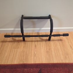 Golds Gym Doorway Multi grip Pull Up Bar Doorframe Mount Home gym Equipment Push

