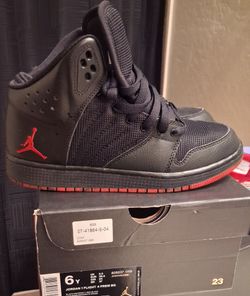 Jordan 1 flight 4 size 6Y