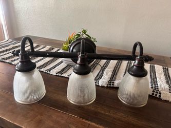Bathroom lamp