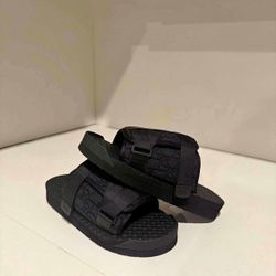 Alpha Slides Dior
