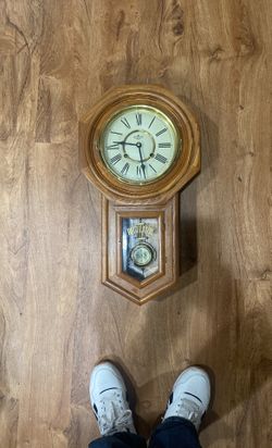 Regulator D&A Vintage Wall Clock with Key (Preowned) Oak Wood Tested & Working