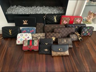 Women’s wallets and purses