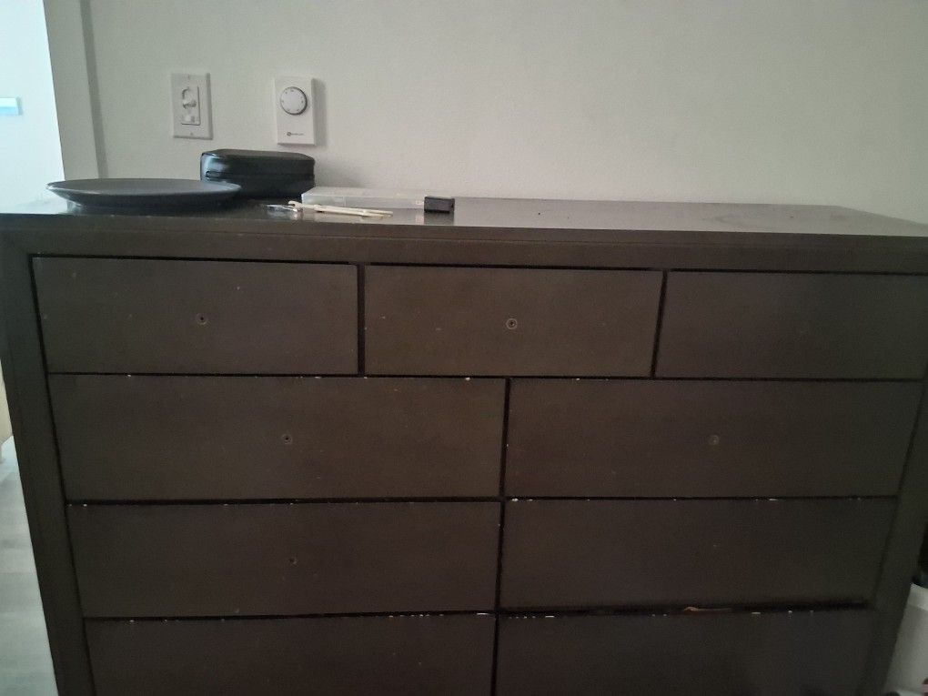 Clothes Dresser