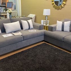 Beautiful Set, Sofa And Loveseat 💕Made In USA