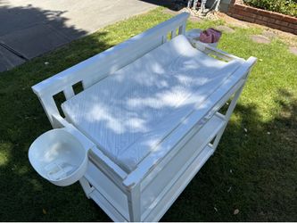 Baby changing bed with new change pad