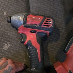 Milwuakee Compact Drill 