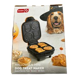 DASH Halloween Mini Dog Treat Maker Healthy Homemade Dog Treasure New In Box