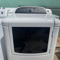 Dryer.  Like New!