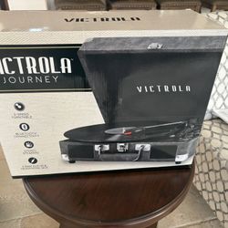  New Victrola Journey  Vinyl Player With Bluetooth