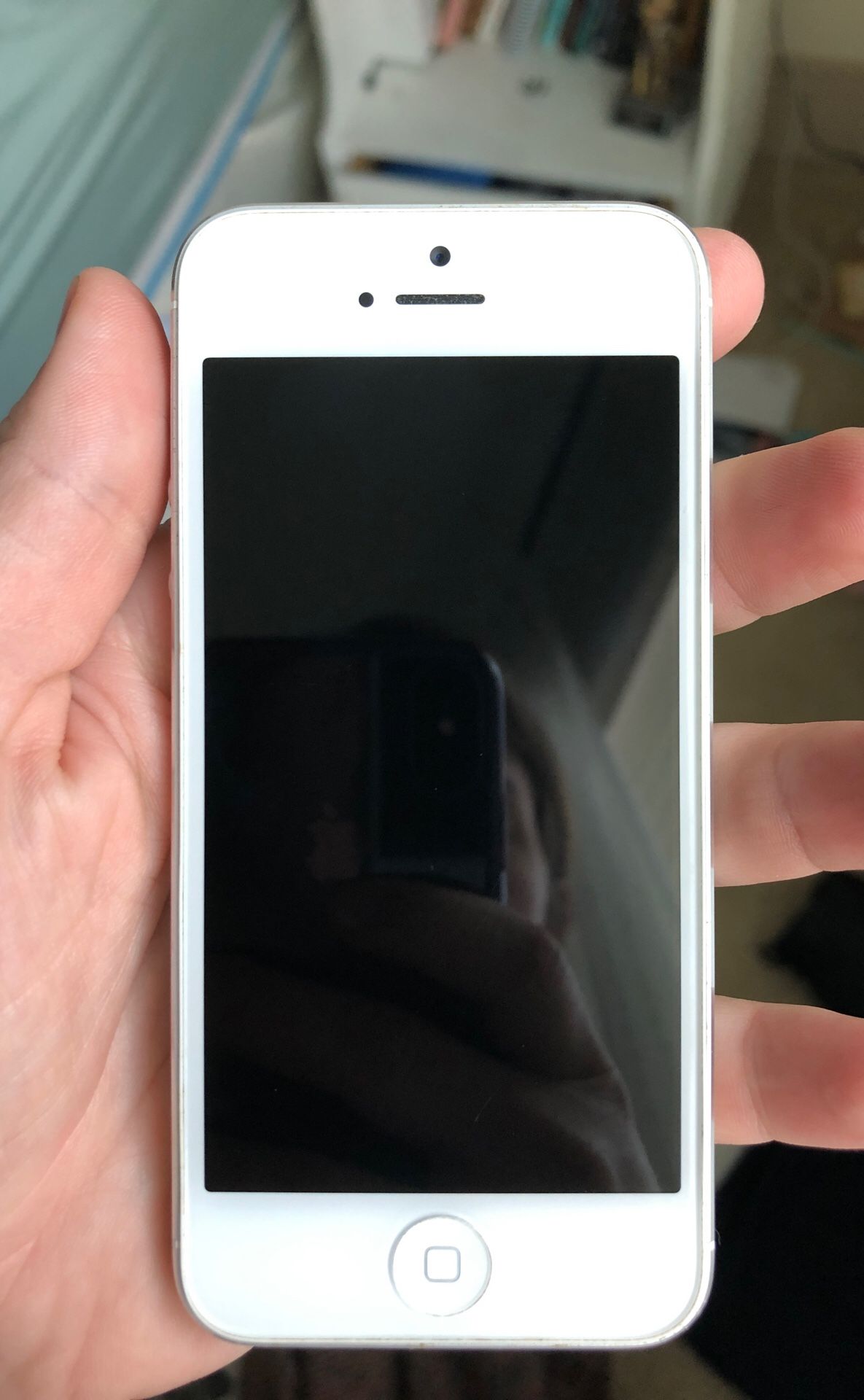 iPhone 5 AT&T Excellent Condition