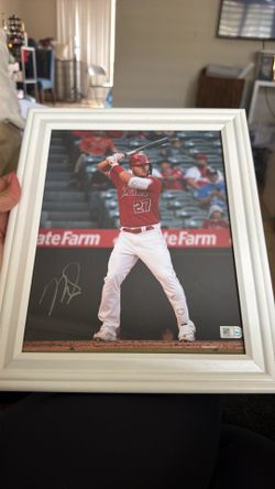 Mike Trout Signed 8x10 framed picture