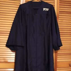FIU Graduation Gown - 5’4”