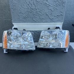 Chevy Tahoe / Avalanche Head lights 2007-2013