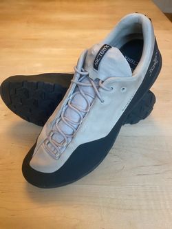 Mens 11.5 Arc’teryx hiking shoes