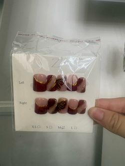 Press on nails
