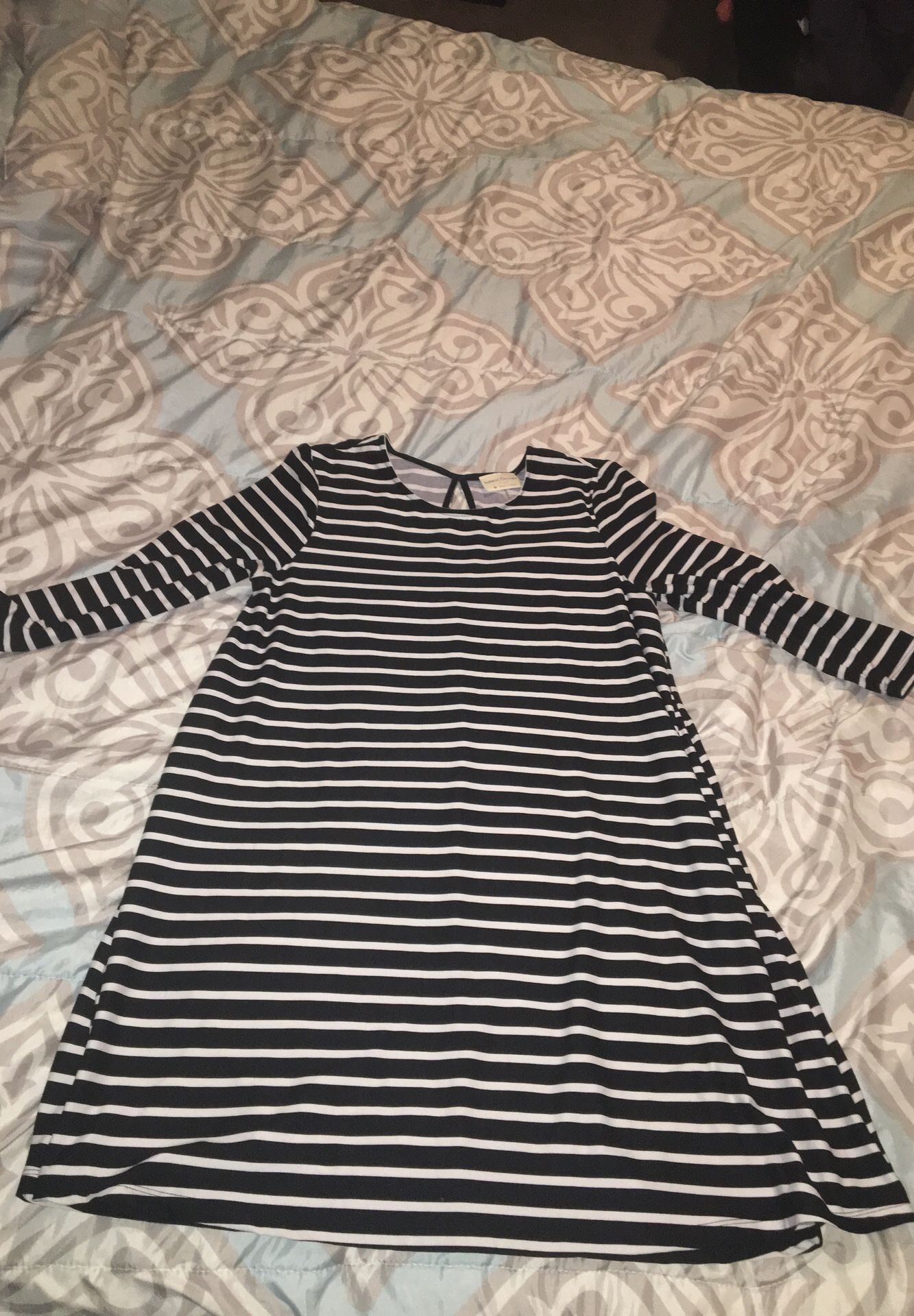 Dress 3$ size medium