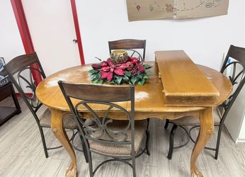 Oval Dining Table Set w/ 4 Chairs