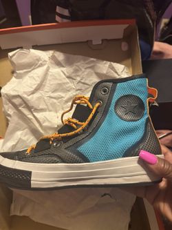 Converse Men 8 Women 10