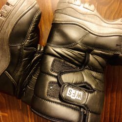 Kids Snow shoes Waterproof Insulated Size 2