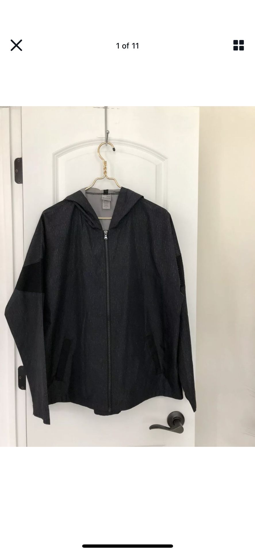 Champion Black Zip-Up Hooded Windbreaker w/ Mesh Cut Out On Sleeves Size X-Large