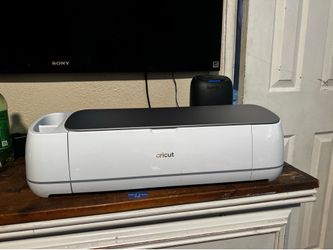 Cricut maker 3 with 4 rolls of HTV Vinyl