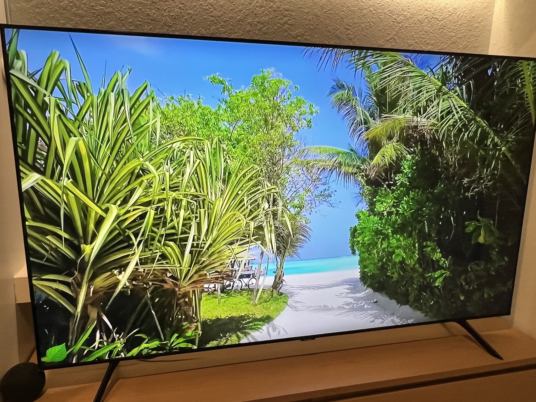 SAMSUNG SMART TV 75 inch QLED LIKE NEW 🔥