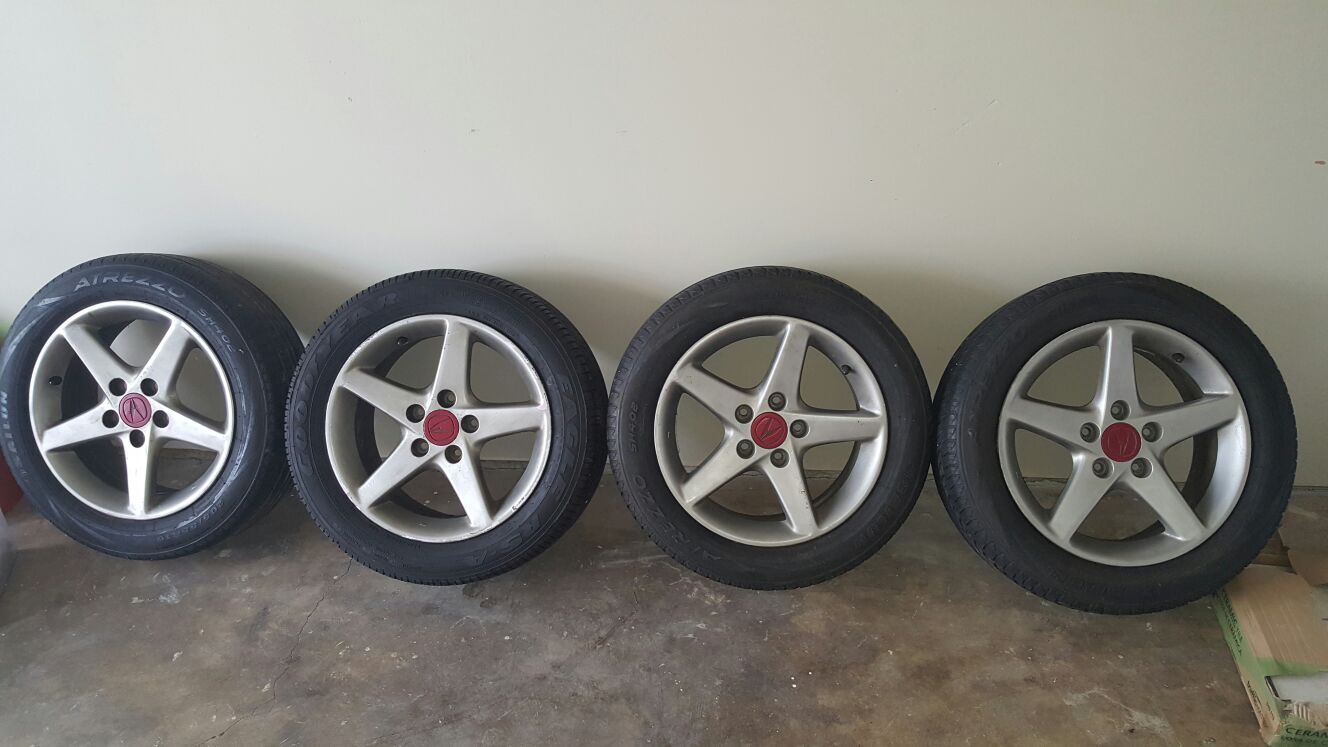 DE VENTA UNOS RINES DE ACURA RSX