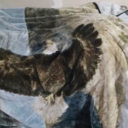 Eagle Blanket 74 X 86 Like New $10.00
